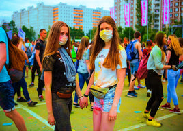 Photo: 5 x Holi Moscow Festival of colors pandemic time (bundle of 5 cards) - top quality approved by www.postcardsmarket.com specialists